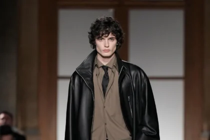 Avec sa collection automne 2026, Véronique Nichanian signe un adieu feutré chez Hermès