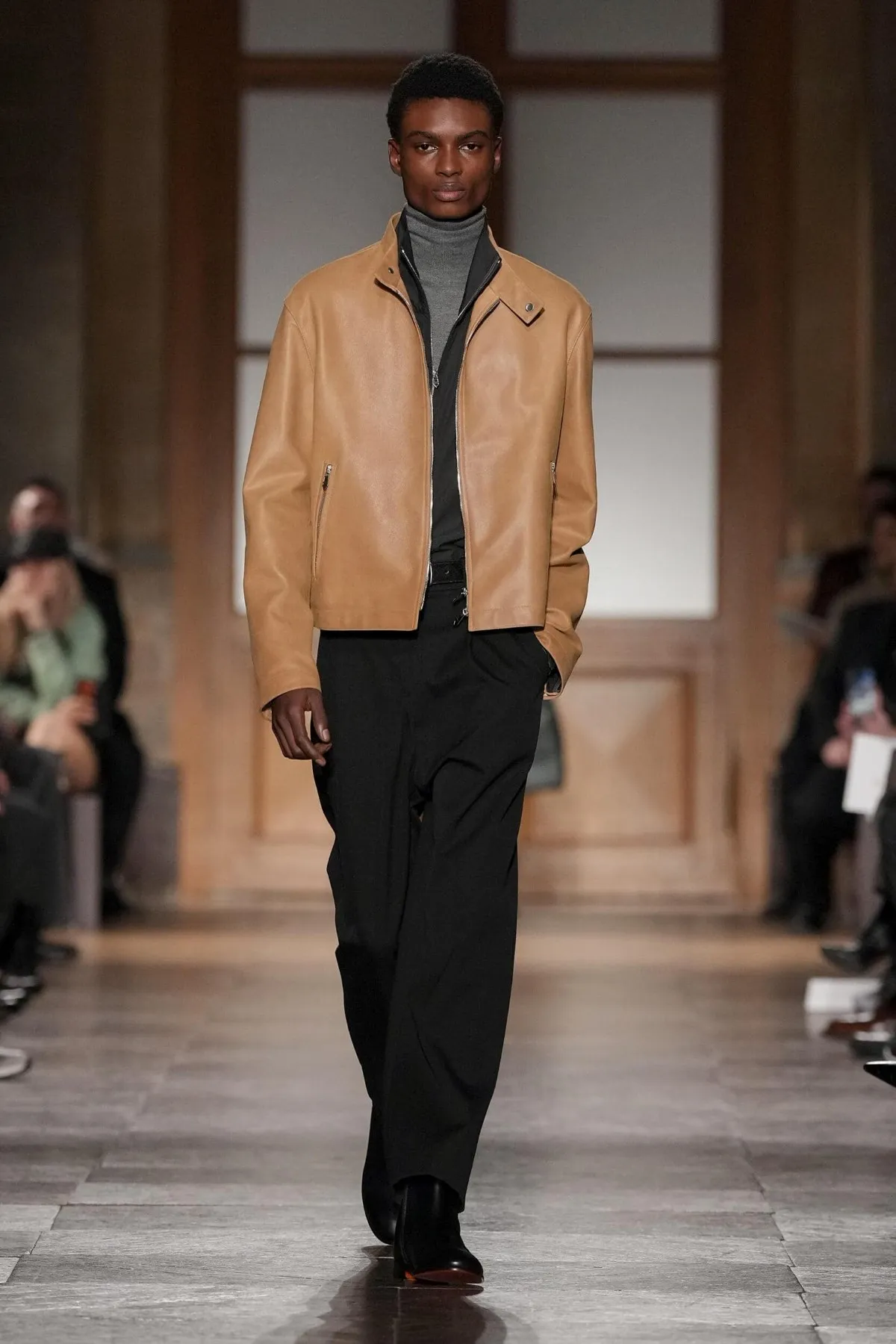 Avec sa collection automne 2026, Véronique Nichanian signe un adieu feutré chez Hermès