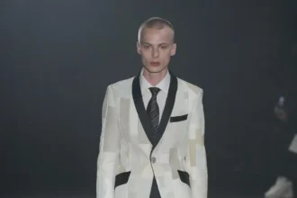 Junya Watanabe MAN automne 2026 : l’âge d’or du vestiaire masculin réinventé