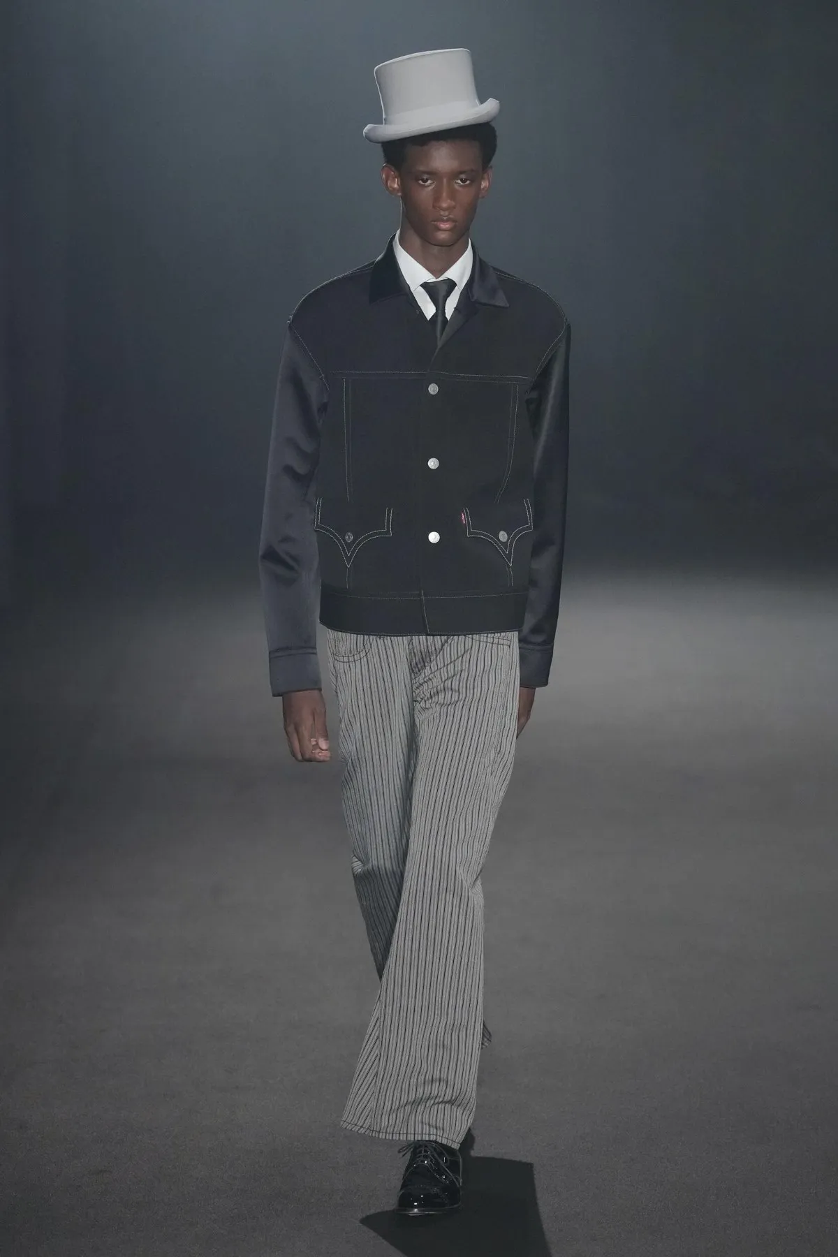 Junya Watanabe MAN automne 2026 : l’âge d’or du vestiaire masculin réinventé