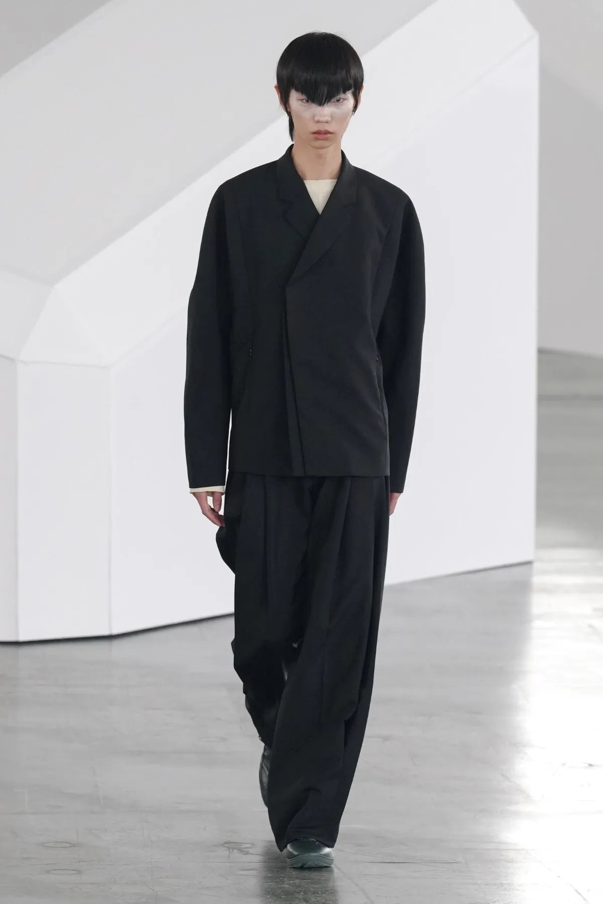 Kiko Kostadinov automne 2026 : une mode radicale, géométrique et sans superflu