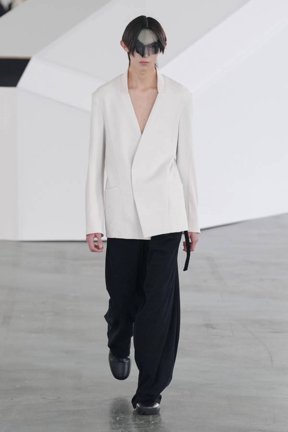 Kiko Kostadinov automne 2026 : une mode radicale, géométrique et sans superflu