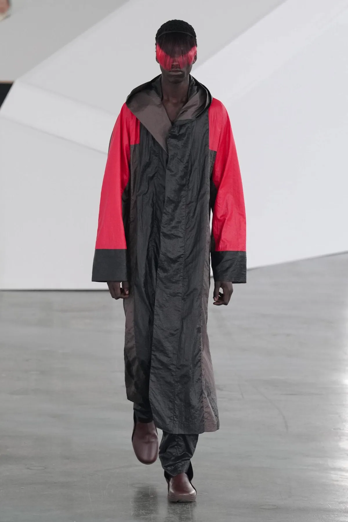 Kiko Kostadinov automne 2026 : une mode radicale, géométrique et sans superflu