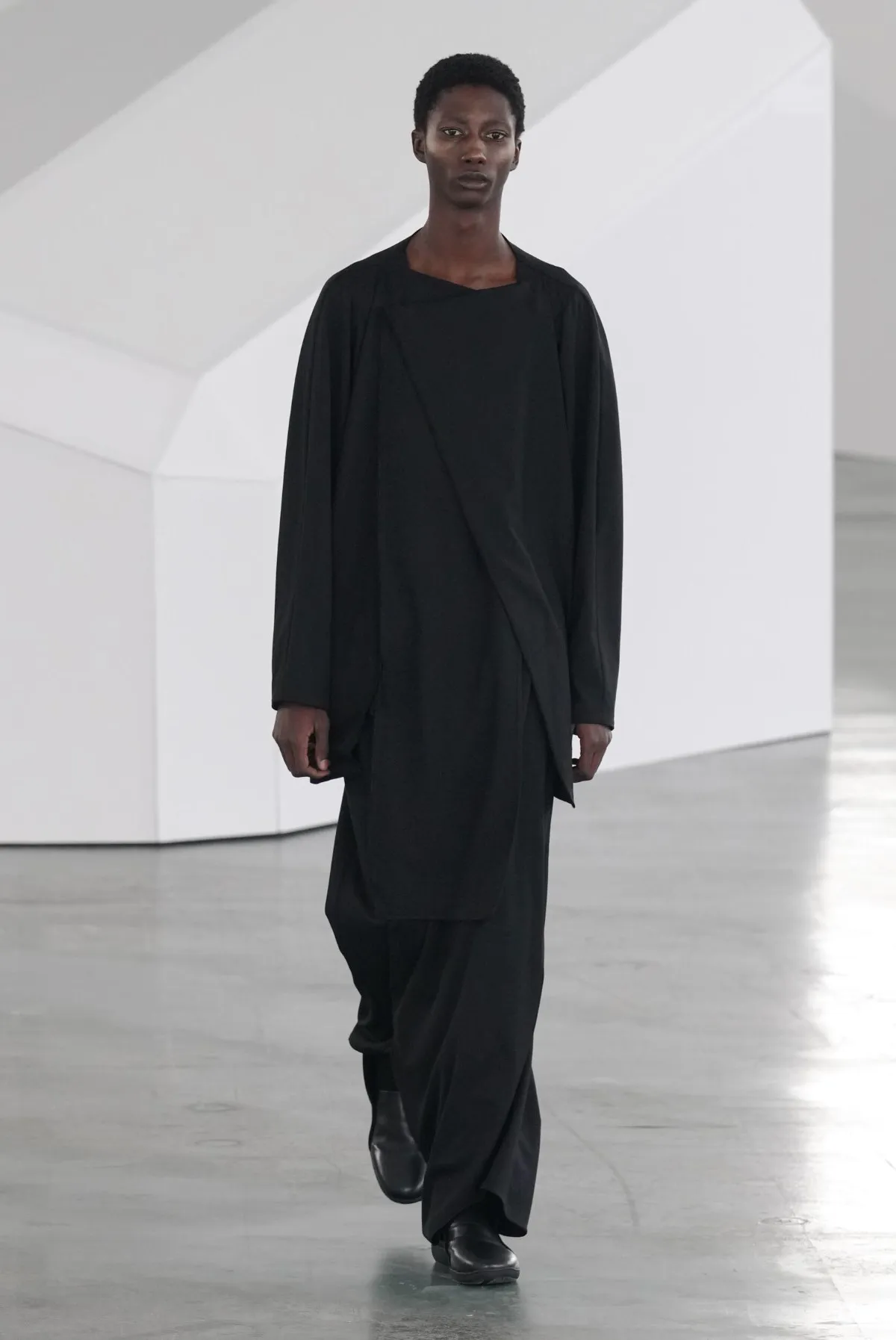 Kiko Kostadinov automne 2026 : une mode radicale, géométrique et sans superflu