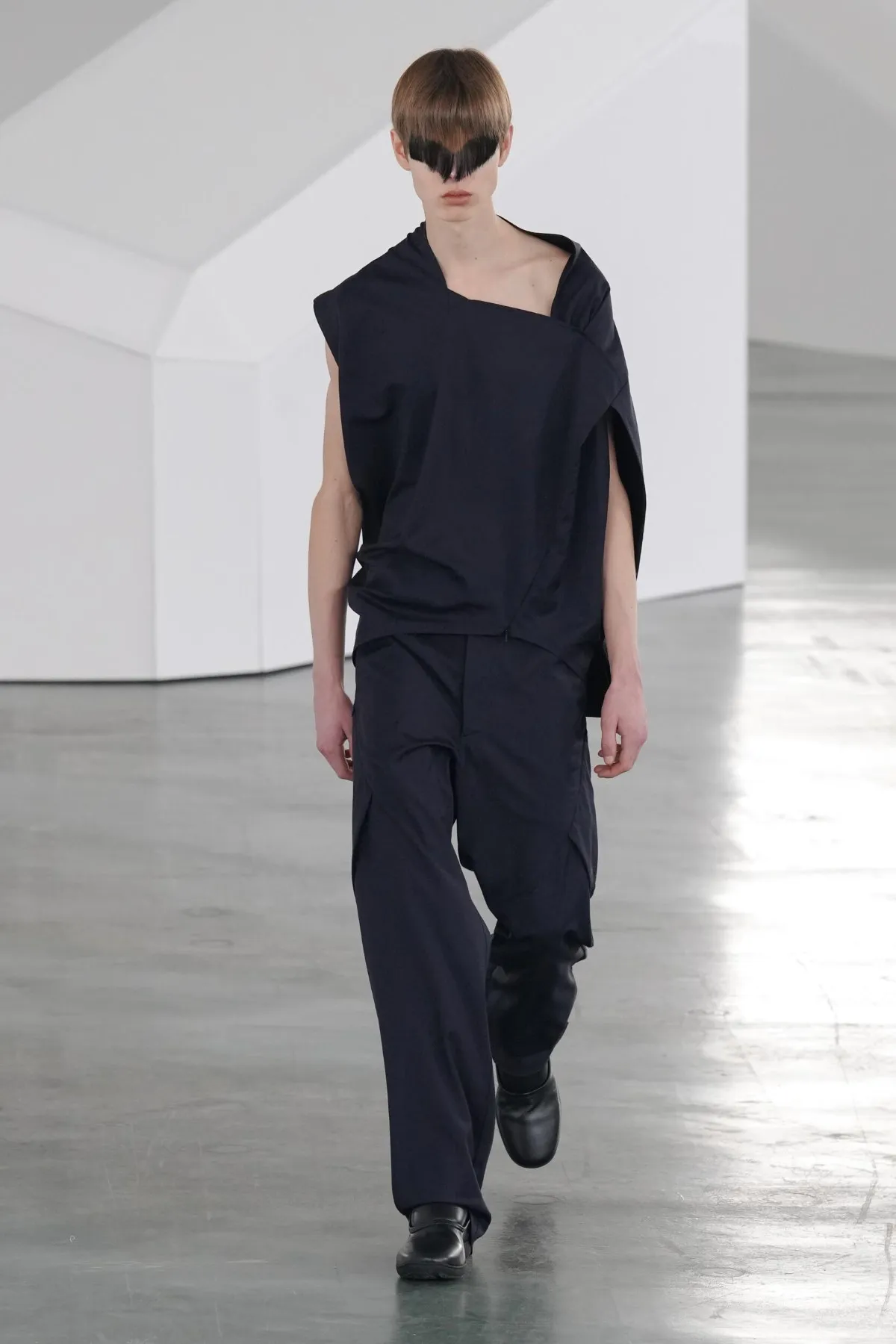 Kiko Kostadinov automne 2026 : une mode radicale, géométrique et sans superflu