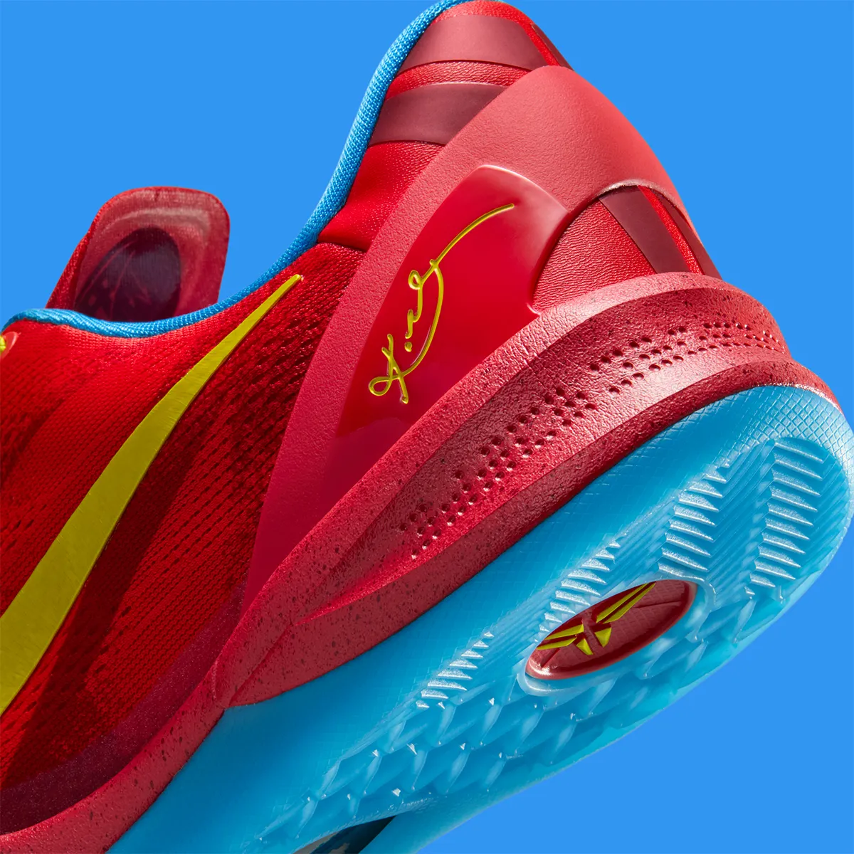 Douze ans plus tard, la Nike Kobe 8 Protro « Year of the Horse » galope à nouveau