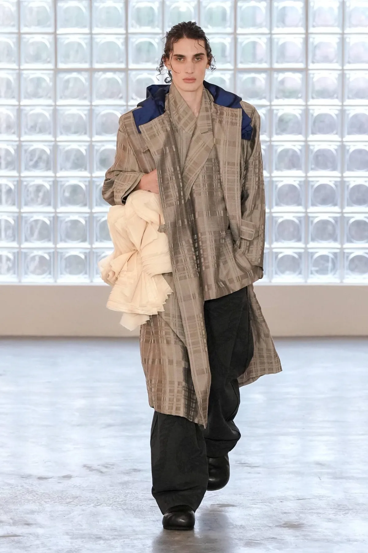 À Milan, PRONOUNCE atteint sa maturité avec une collection automne 2026 architecturale