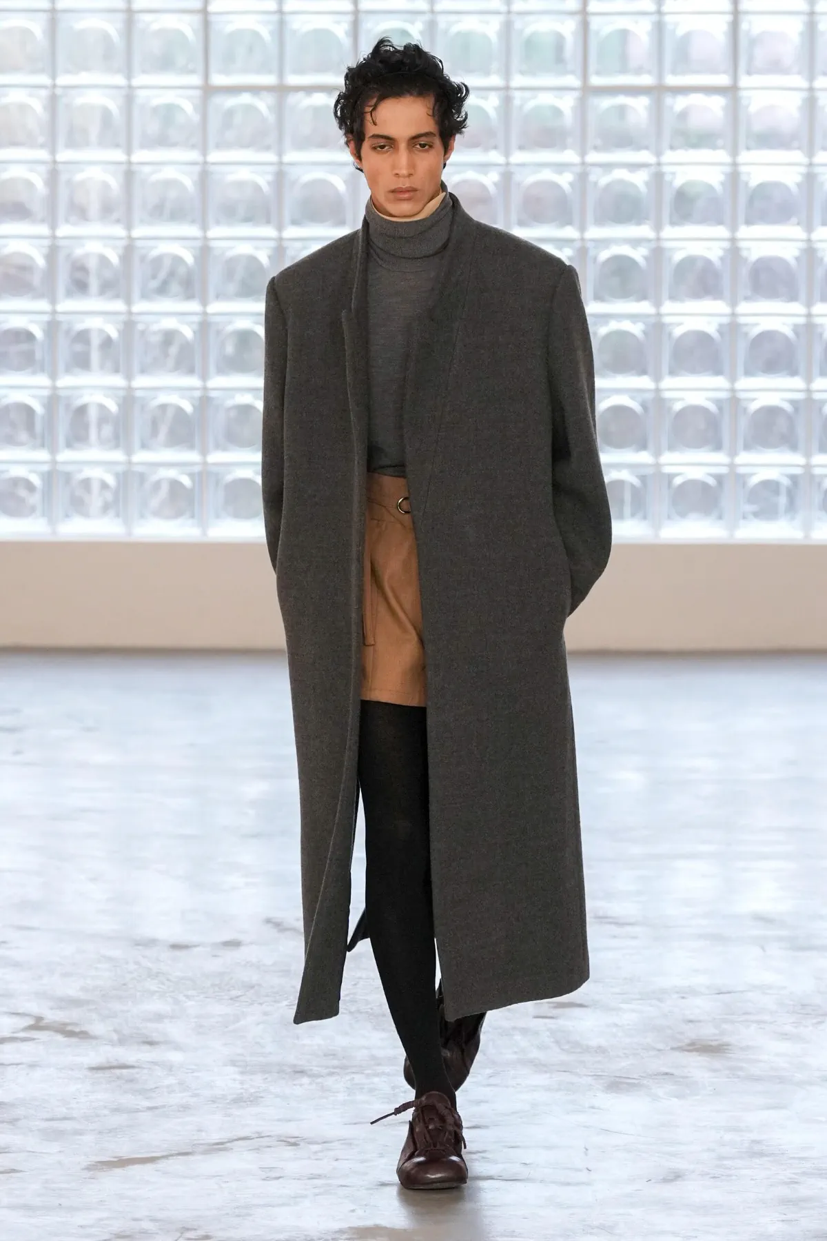 À Milan, PRONOUNCE atteint sa maturité avec une collection automne 2026 architecturale