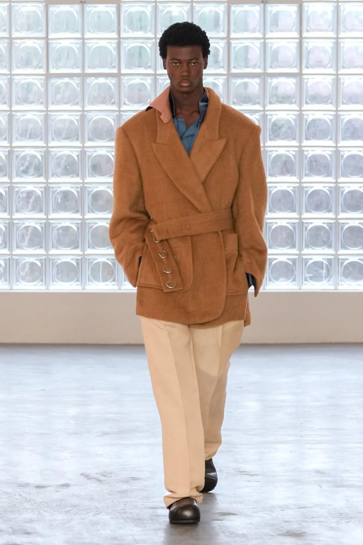 À Milan, PRONOUNCE atteint sa maturité avec une collection automne 2026 architecturale