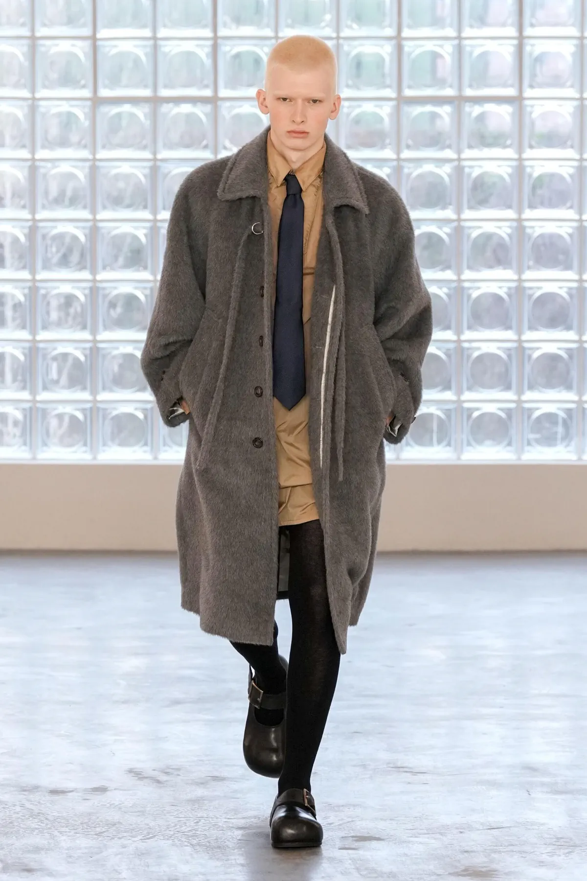 À Milan, PRONOUNCE atteint sa maturité avec une collection automne 2026 architecturale