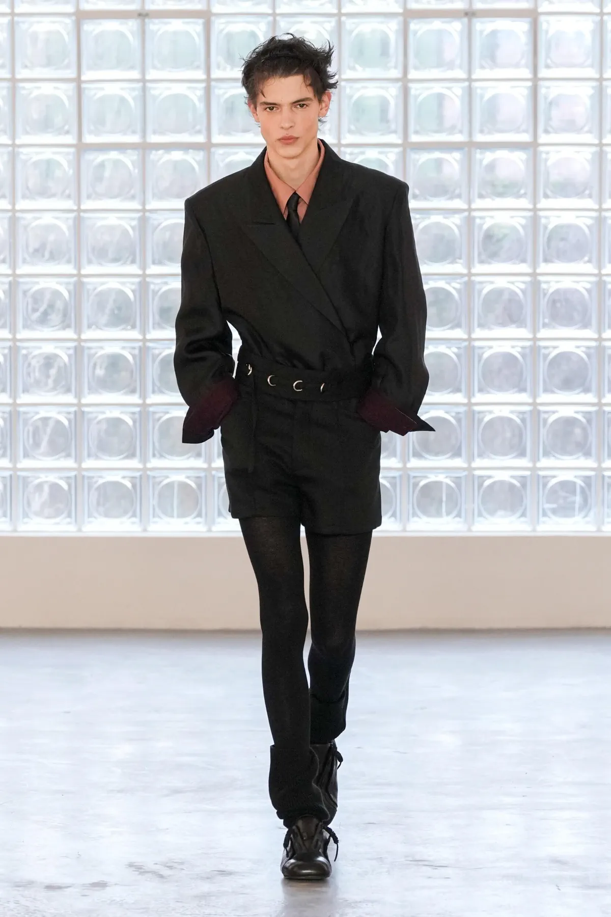 À Milan, PRONOUNCE atteint sa maturité avec une collection automne 2026 architecturale