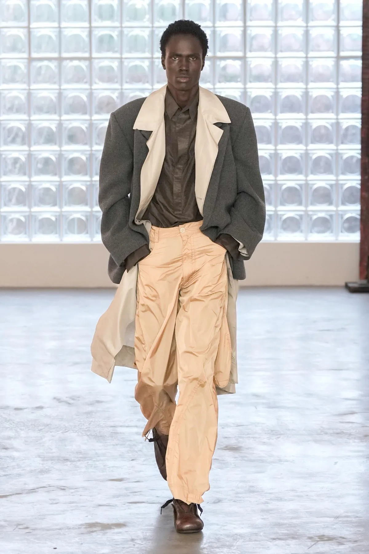 À Milan, PRONOUNCE atteint sa maturité avec une collection automne 2026 architecturale