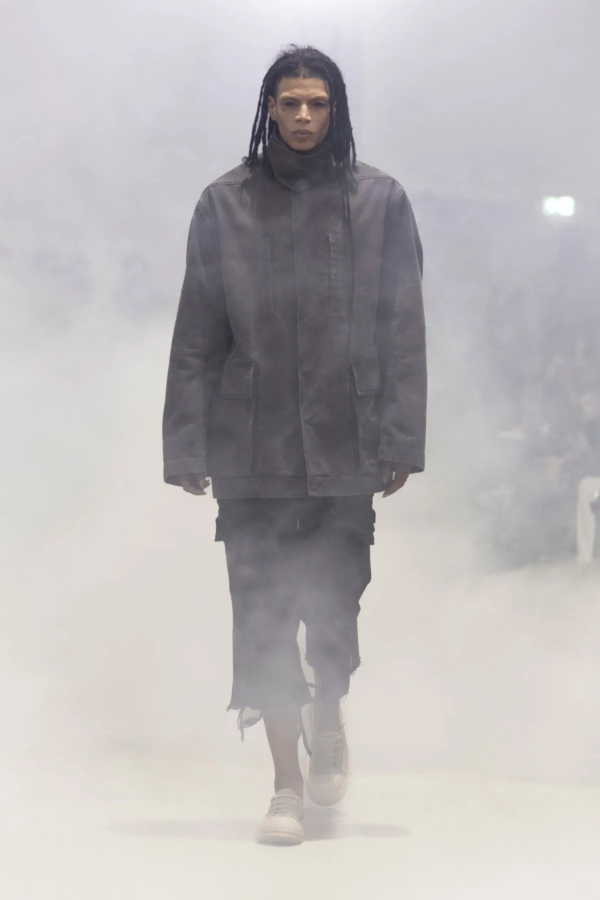 Avec sa collection automne 2026, Rick Owens signe son défilé le plus politique