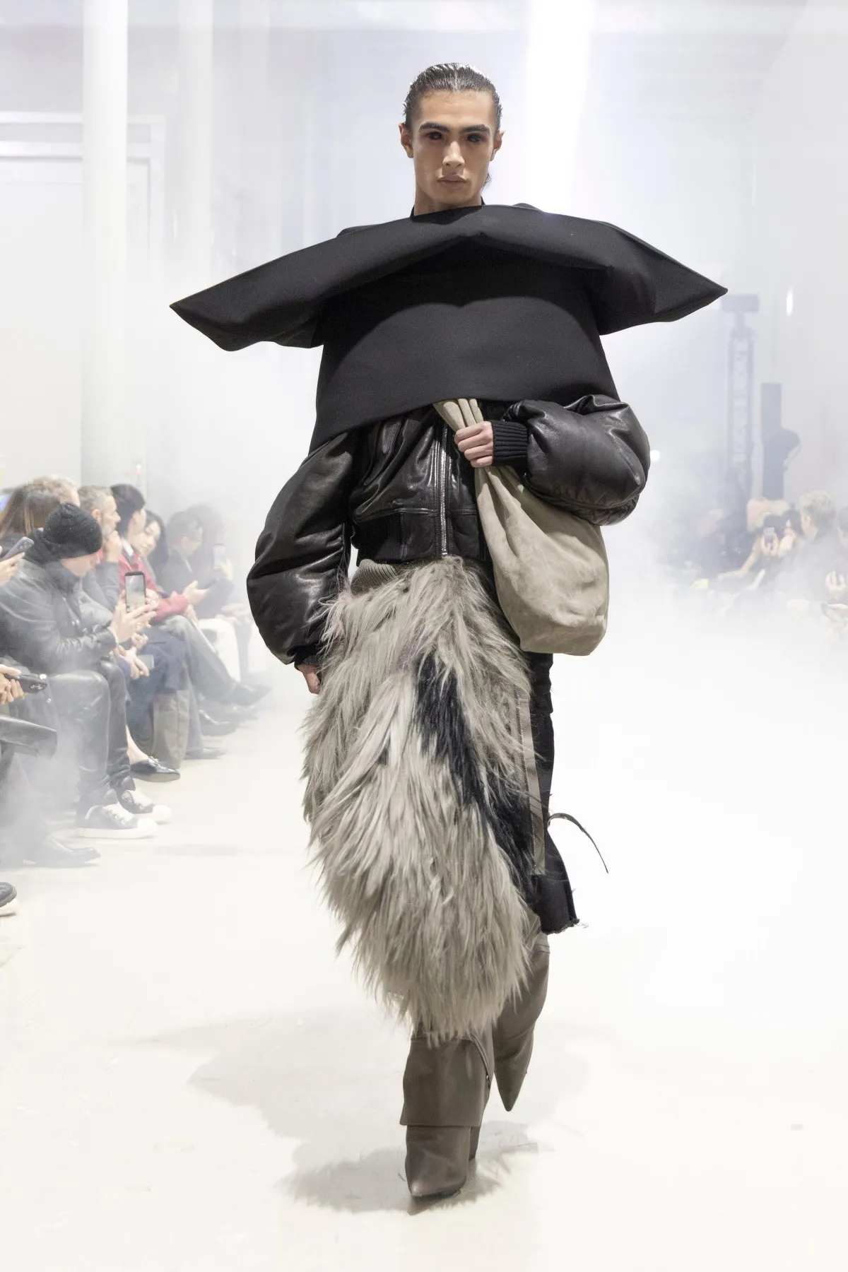 Avec sa collection automne 2026, Rick Owens signe son défilé le plus politique