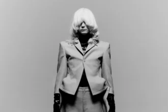 Sean Suen automne 2026 : quand le vêtement masculin devient une seconde peau