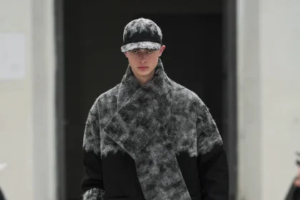 À Pitti Uomo, SHINYAKOZUKA fait tomber la neige japonaise sur l’Europe