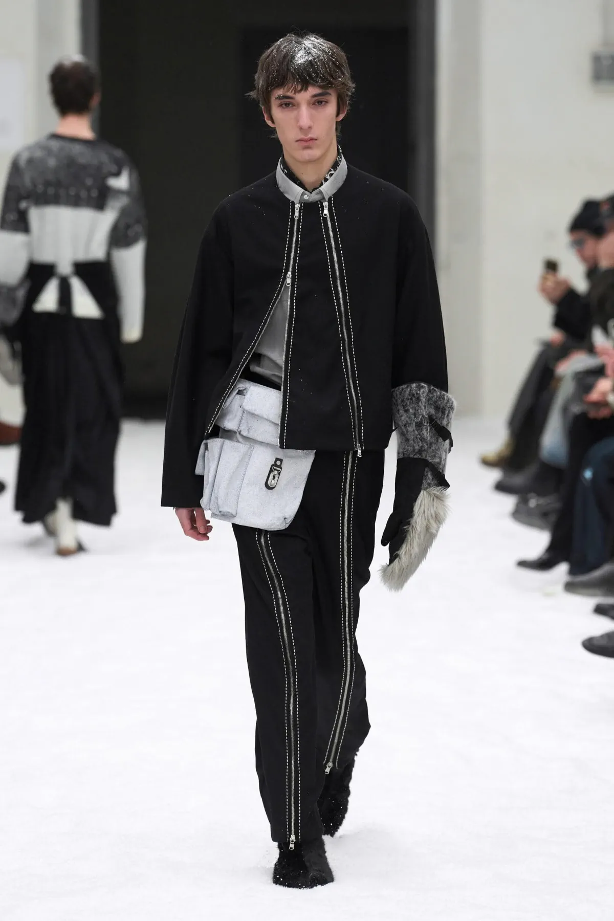 À Pitti Uomo, SHINYAKOZUKA fait tomber la neige japonaise sur l’Europe