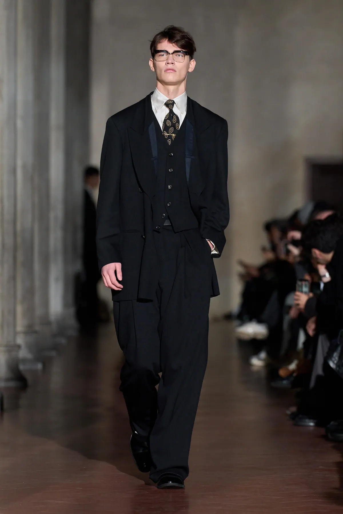 À Florence, SOSHIOTSUKI fait dialoguer Armani et le Japon pour l'automne 2026