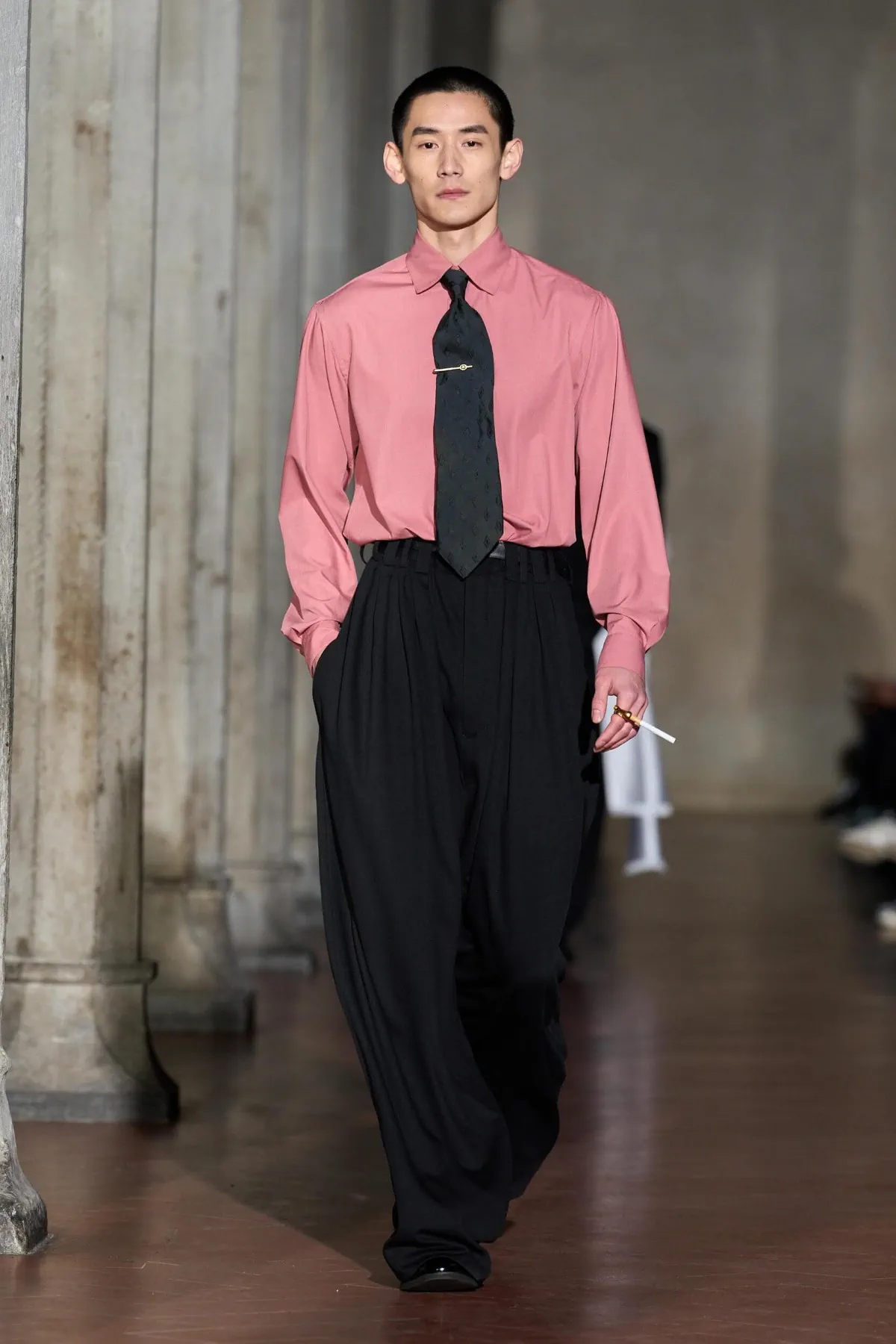 À Florence, SOSHIOTSUKI fait dialoguer Armani et le Japon pour l'automne 2026