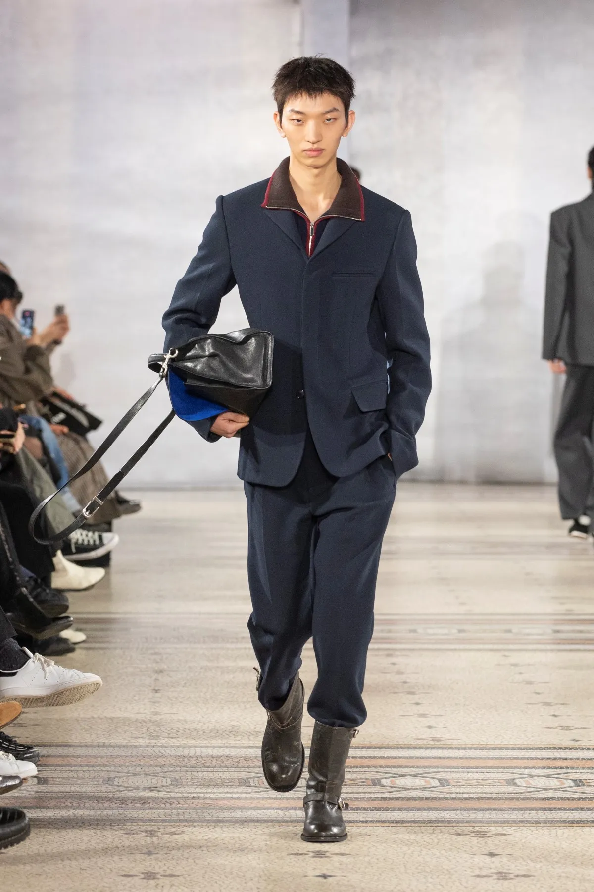 SYSTEM Automne 2026 : quand l’inadaptation devient une élégance revendiquée