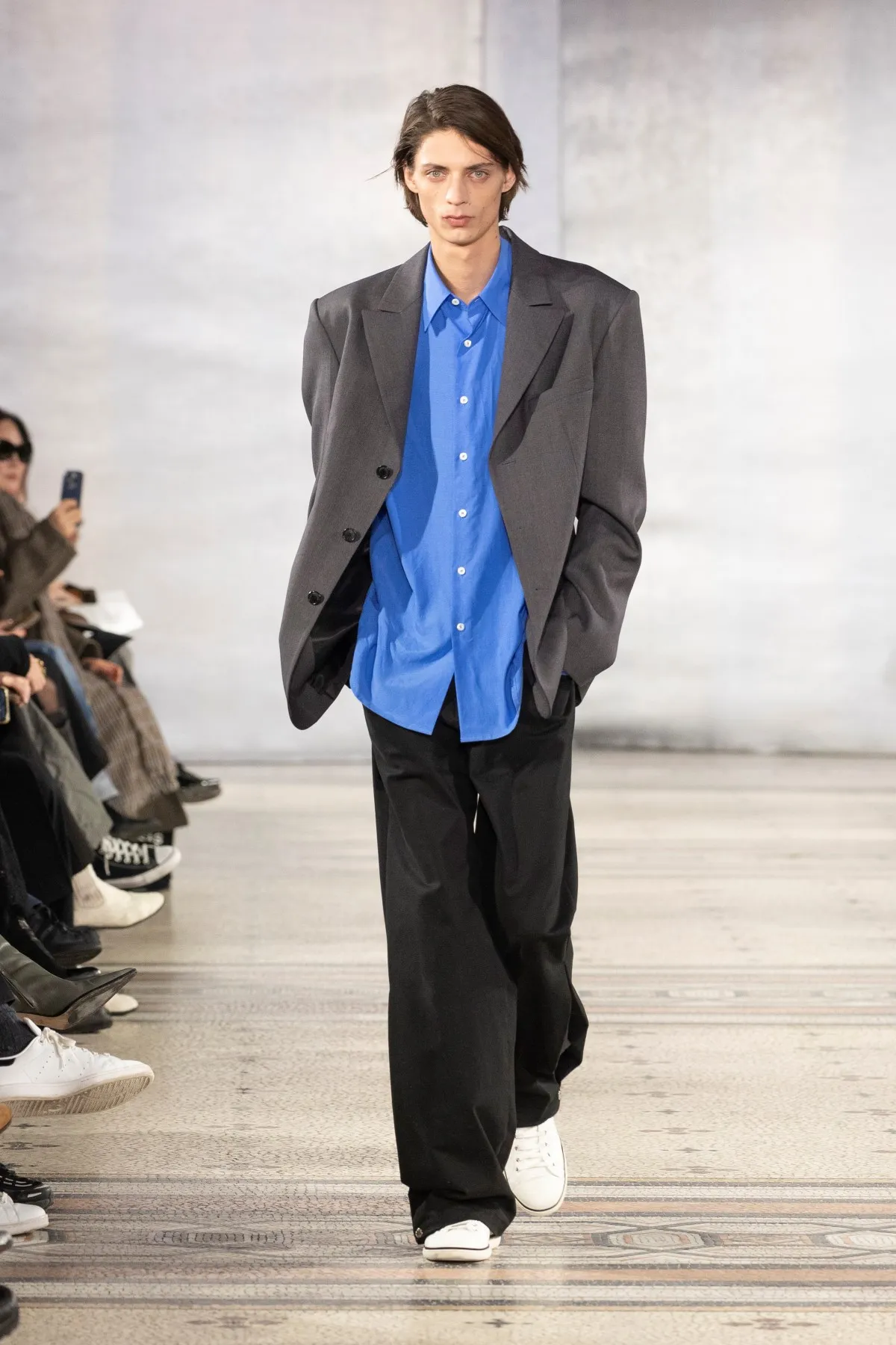 SYSTEM Automne 2026 : quand l’inadaptation devient une élégance revendiquée