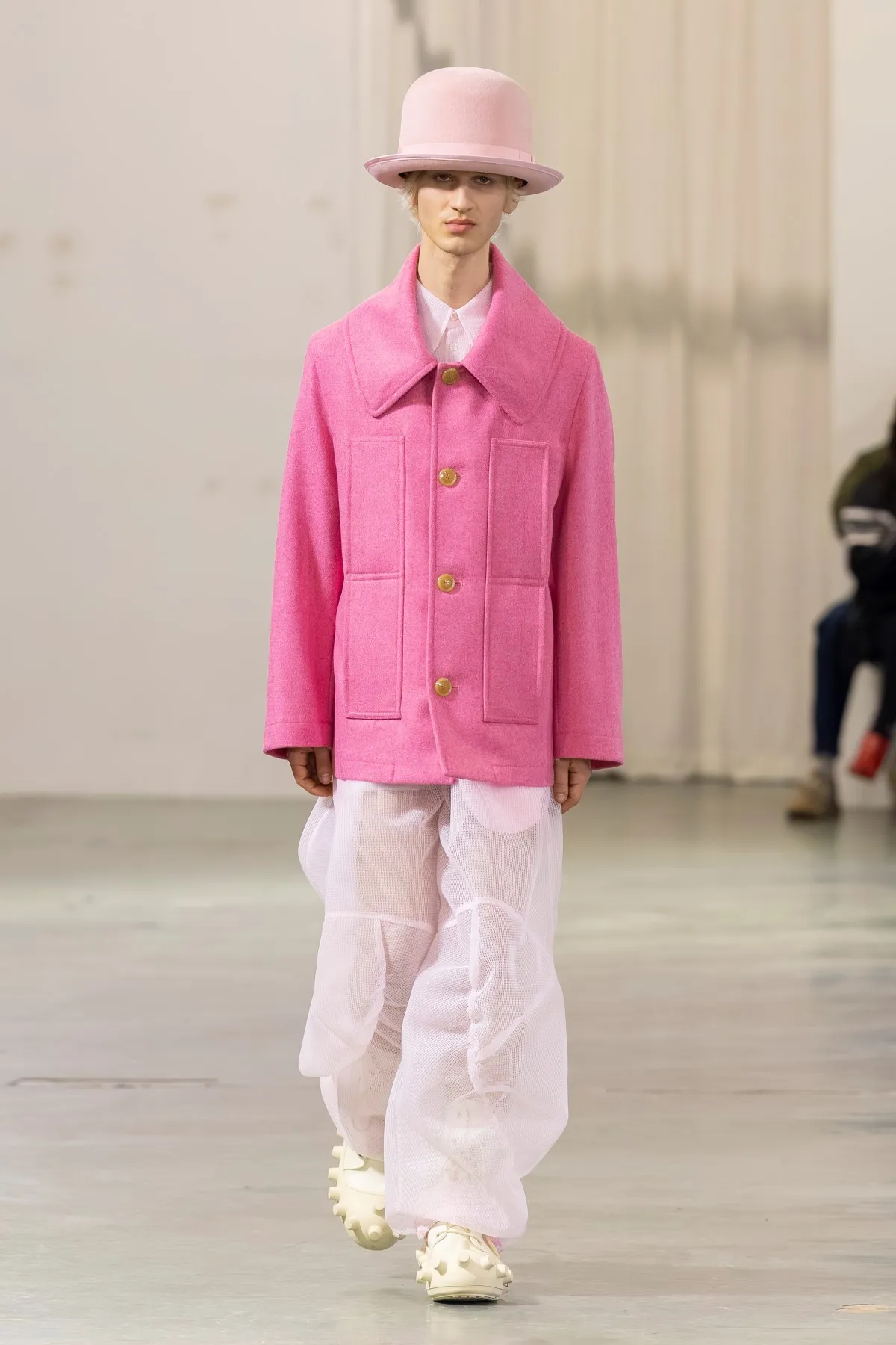 Walter Van Beirendonck Automne 2026 : manifeste de jeunesse rebelle entre art brut et tailoring
