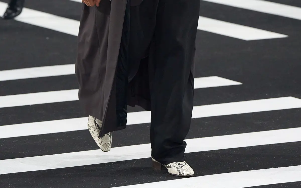 Willy Chavarria passe à la chaussure : un premier pas très maîtrisé