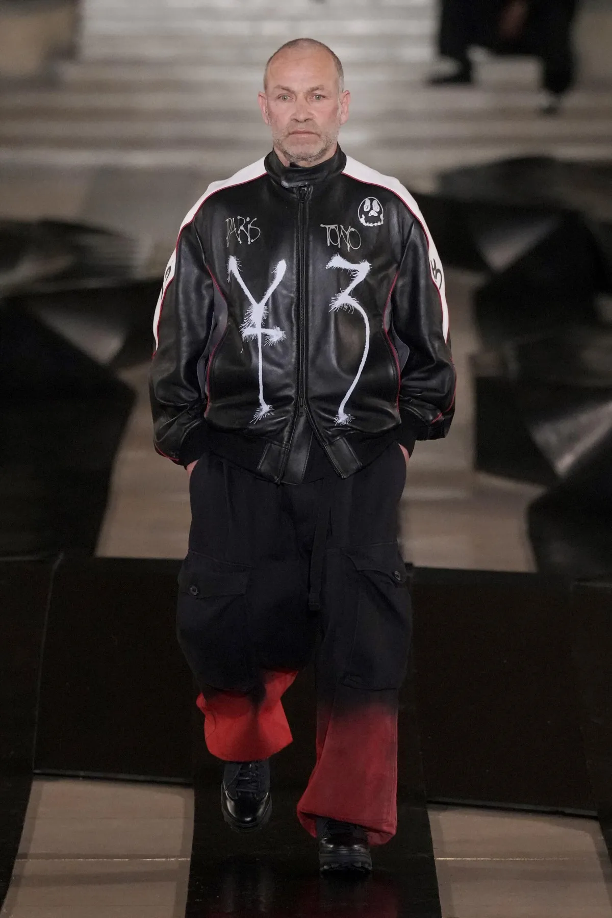 Y-3 automne 2026 : Yohji Yamamoto propulse la mode masculine à haute vitesse
