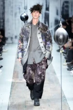 Yohji Yamamoto automne 2026 : le défilé comme une thérapie