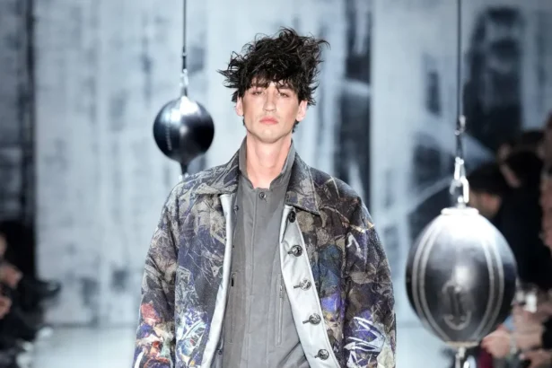 Yohji Yamamoto automne 2026 : le défilé comme une thérapie