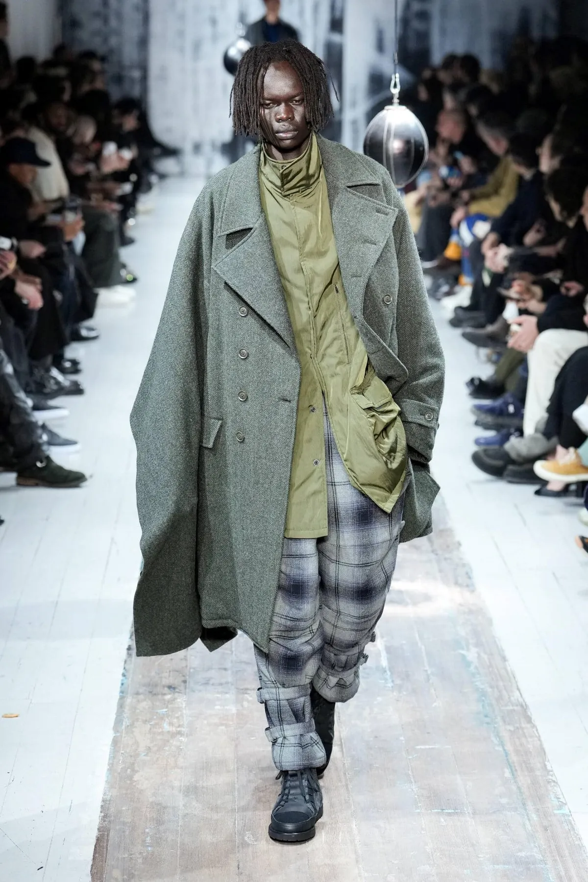 Yohji Yamamoto automne 2026 : le défilé comme une thérapie