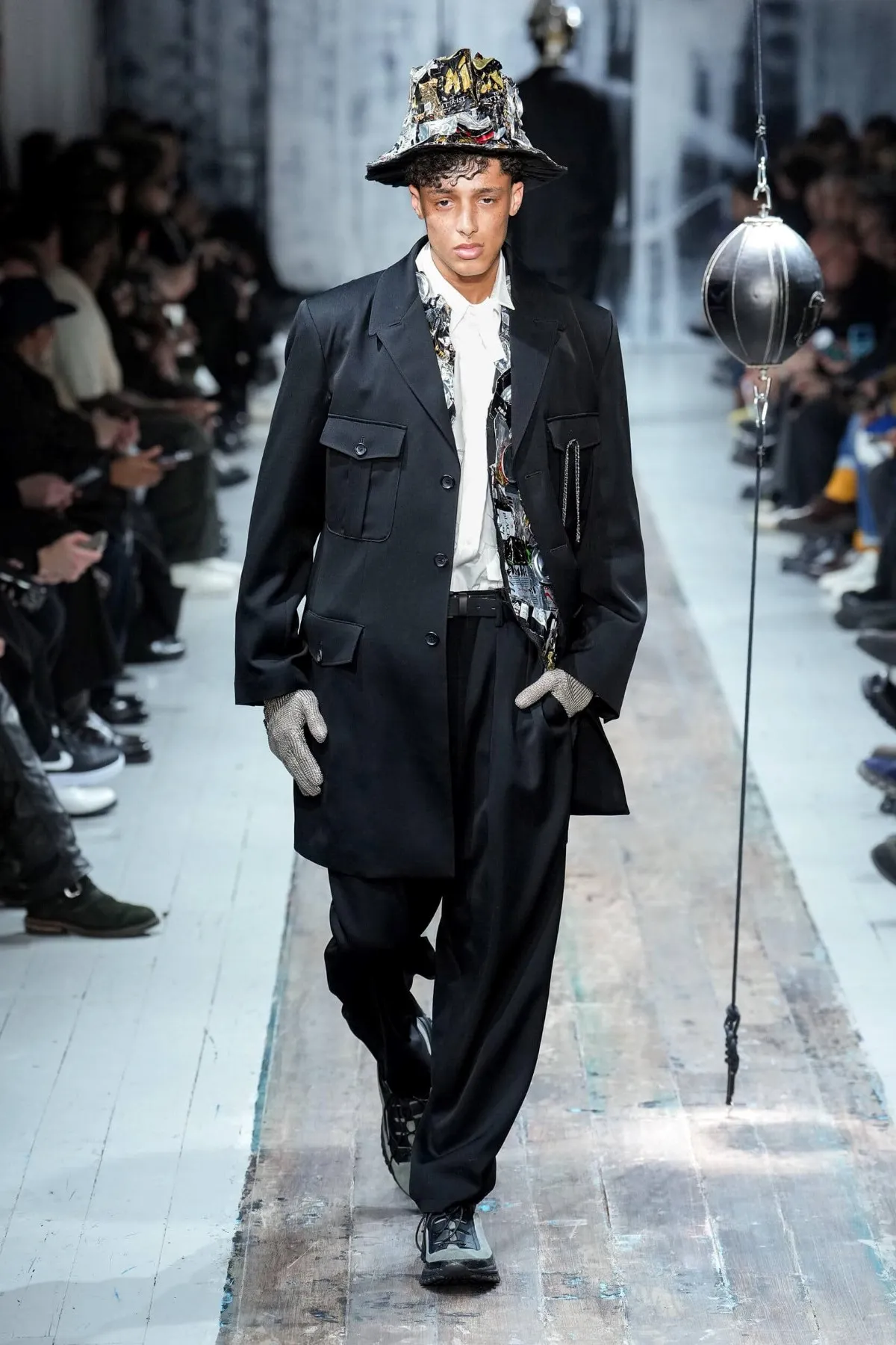 Yohji Yamamoto automne 2026 : le défilé comme une thérapie