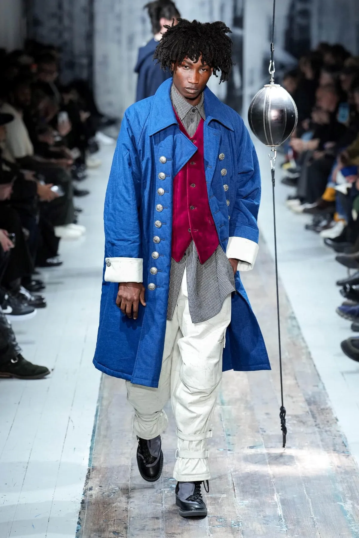 Yohji Yamamoto automne 2026 : le défilé comme une thérapie