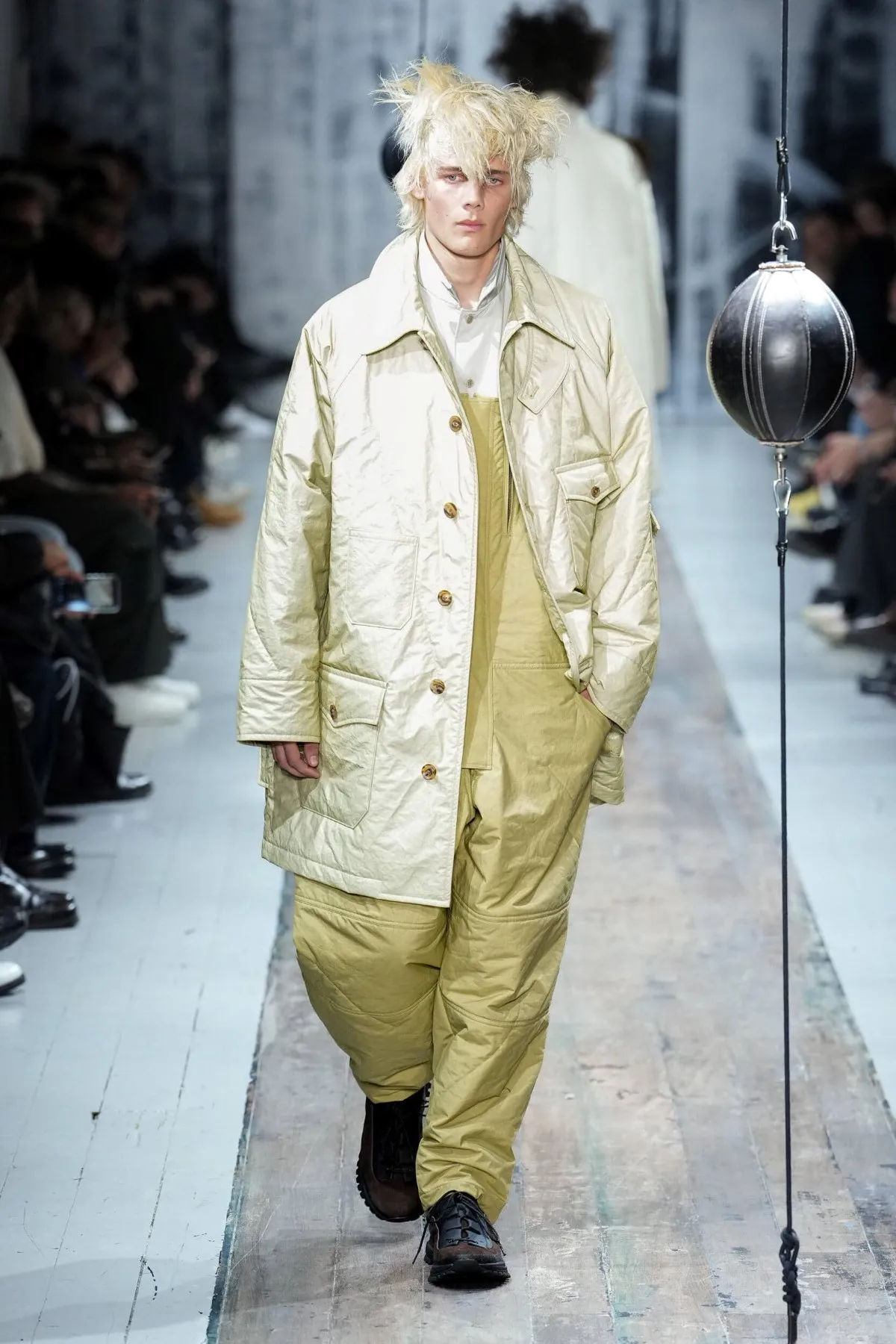 Yohji Yamamoto automne 2026 : le défilé comme une thérapie