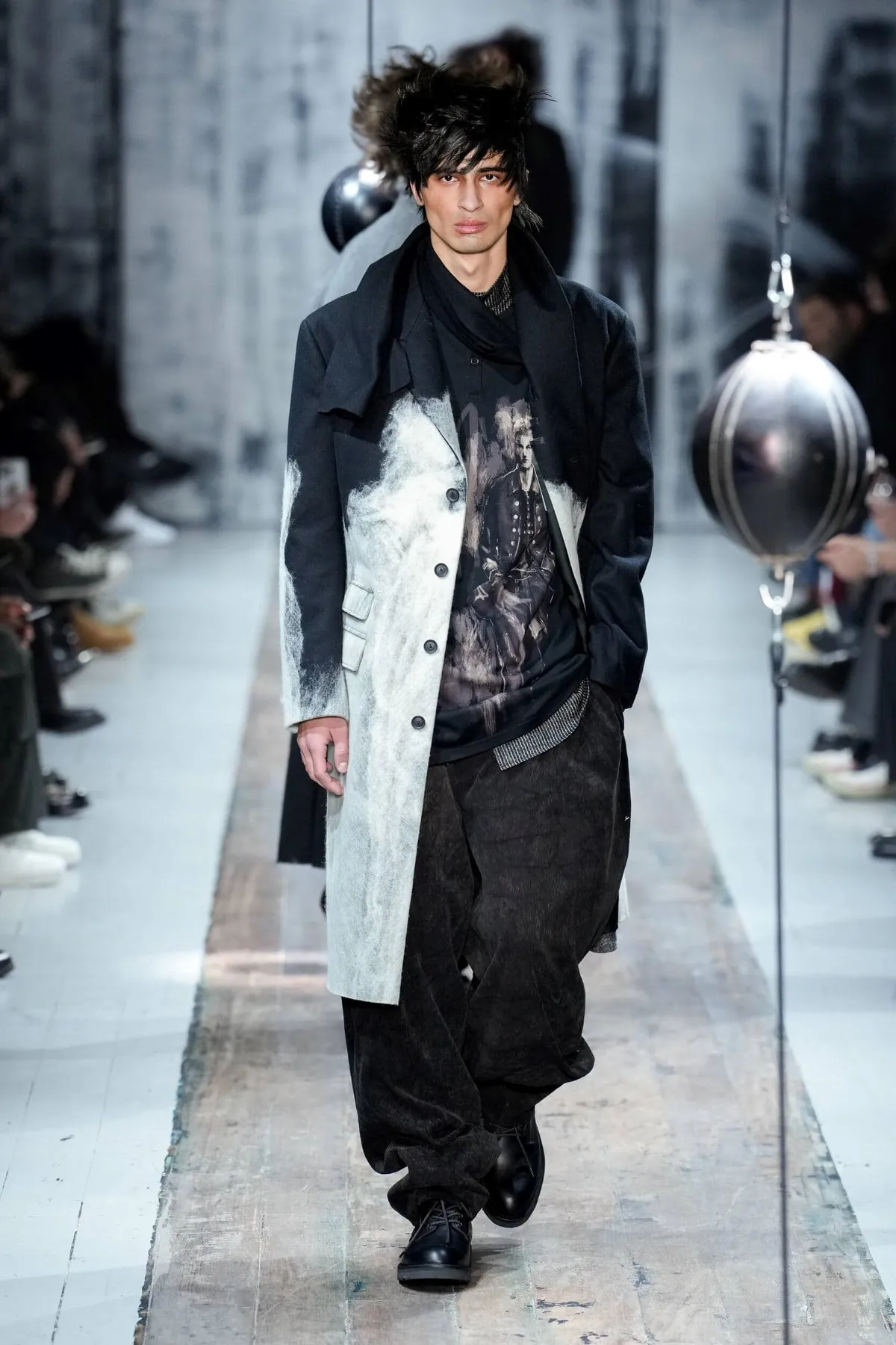 Yohji Yamamoto automne 2026 : le défilé comme une thérapie