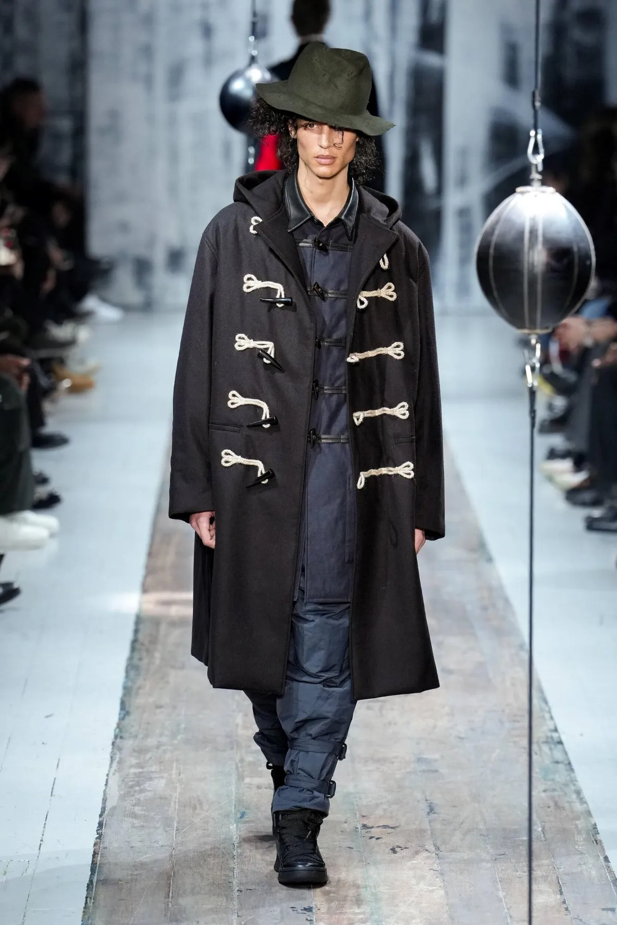 Yohji Yamamoto automne 2026 : le défilé comme une thérapie