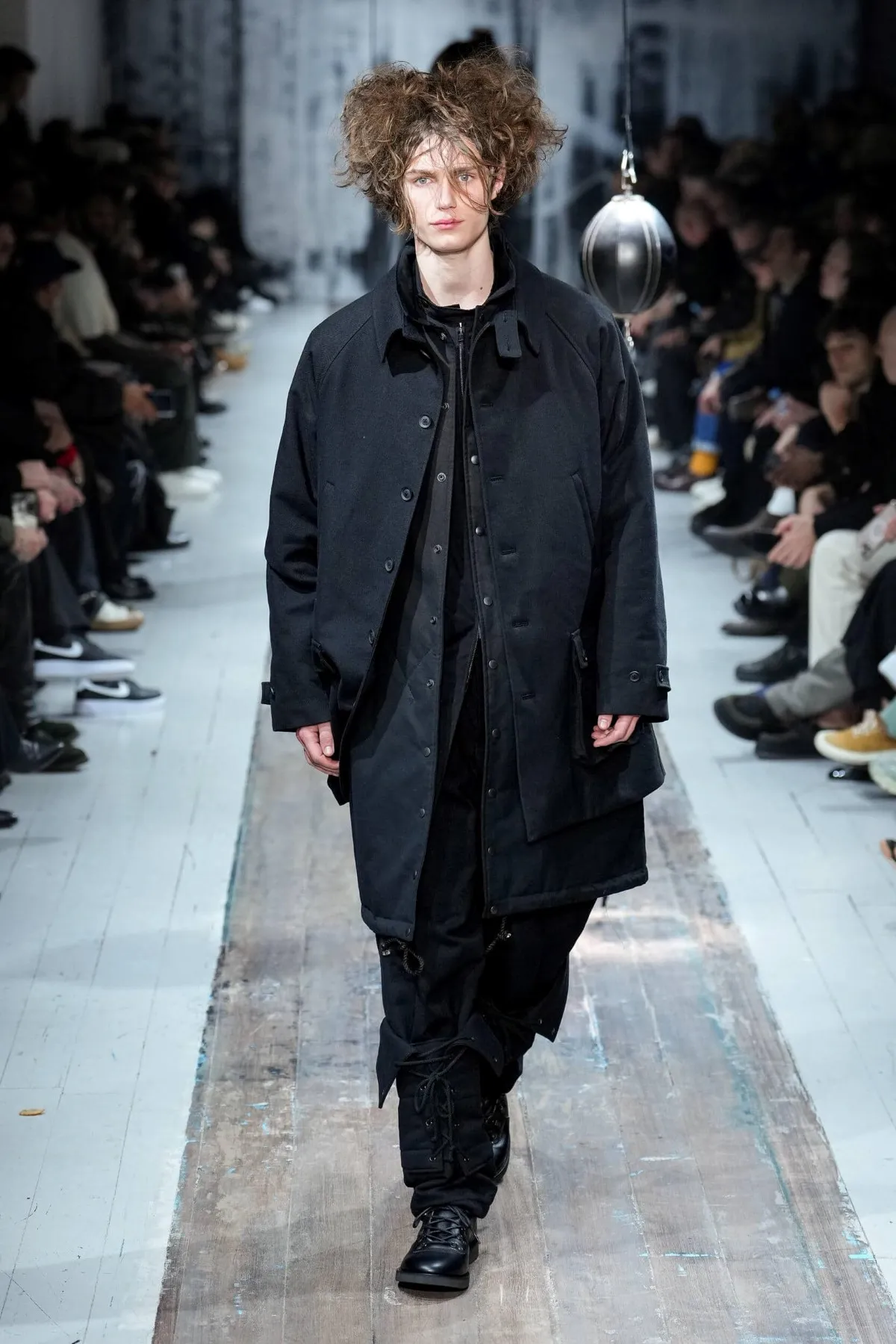 Yohji Yamamoto automne 2026 : le défilé comme une thérapie