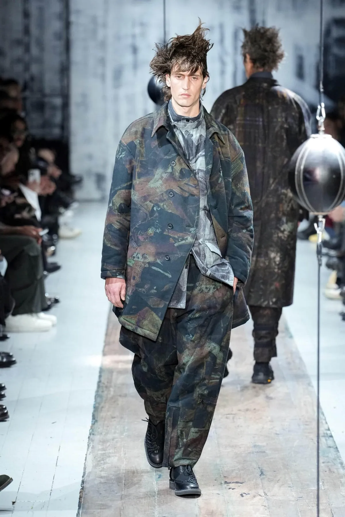 Yohji Yamamoto automne 2026 : le défilé comme une thérapie