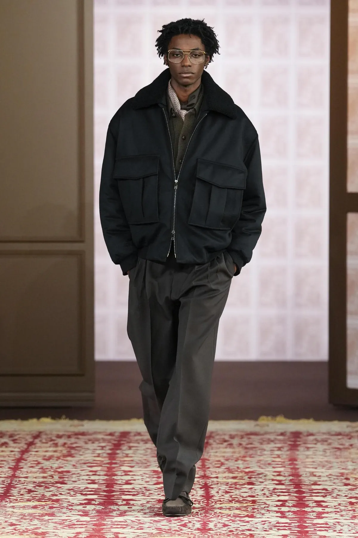 ZEGNA Automne 2026 : Alessandro Sartori transforme le vestiaire masculin en héritage familial