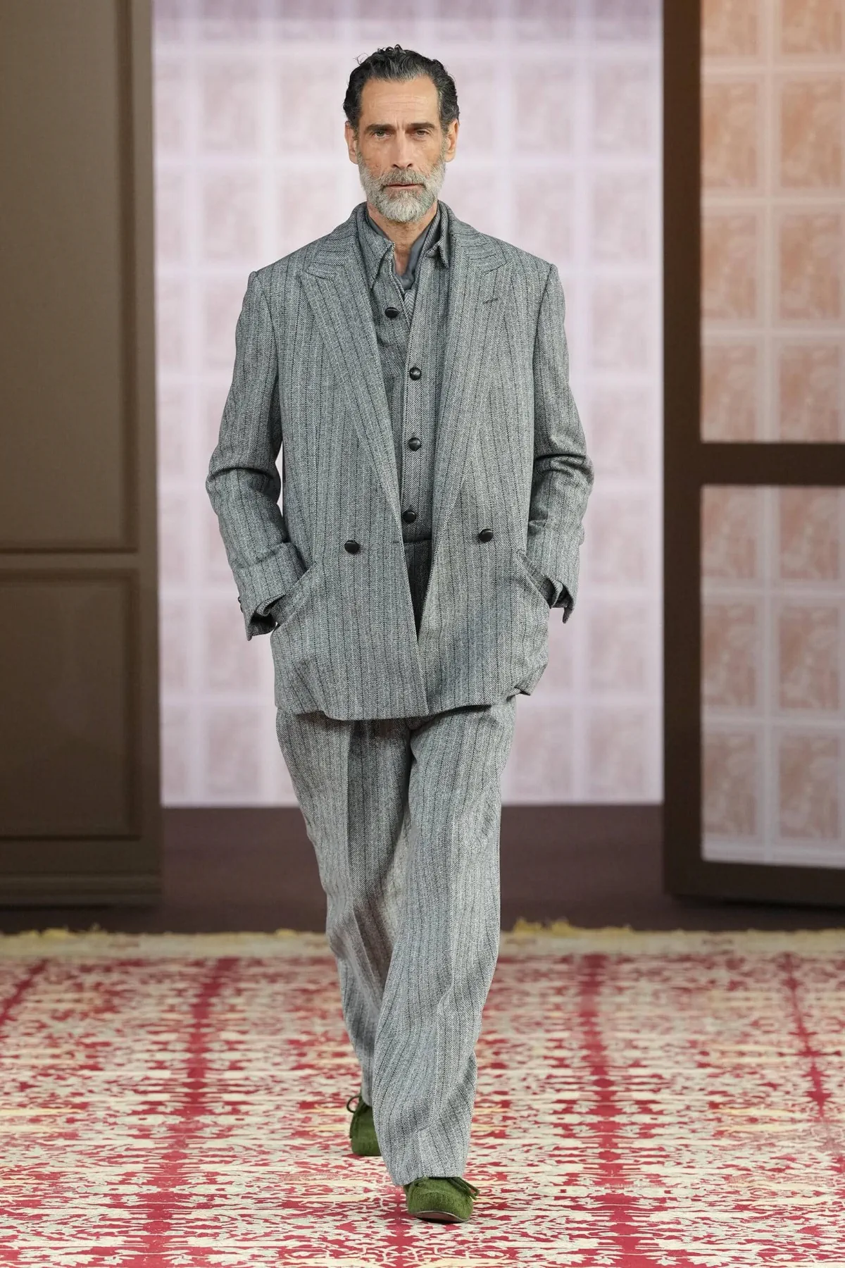 ZEGNA Automne 2026 : Alessandro Sartori transforme le vestiaire masculin en héritage familial