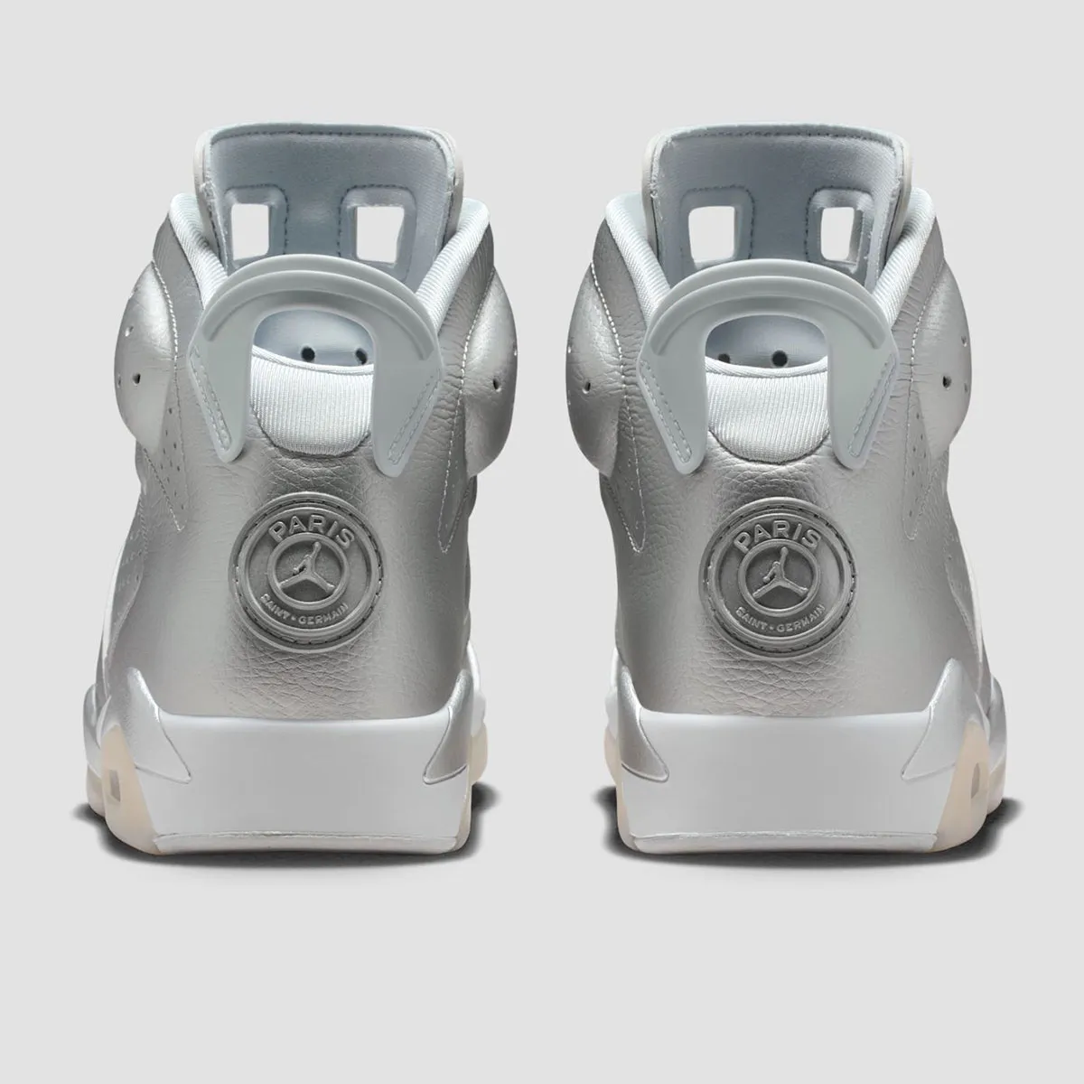 La Air Jordan 6 « PSG » arrive enfin et elle brille de mille feux