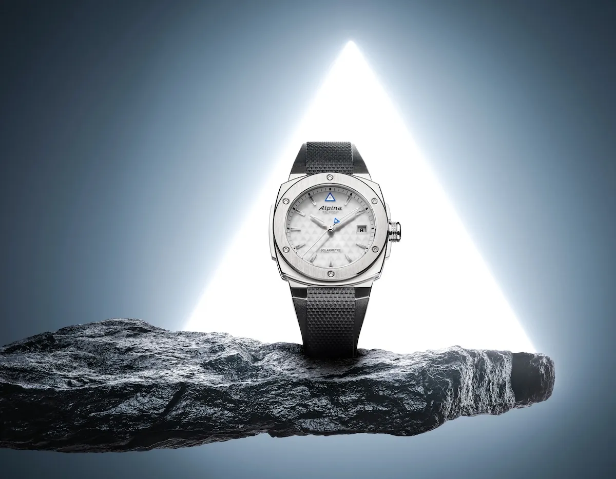 Alpina Alpiner Extreme Solarmetre 6 Alpina Alpiner Extreme Solarmetre : la montre solaire suisse qui promet 10 mois d’autonomie