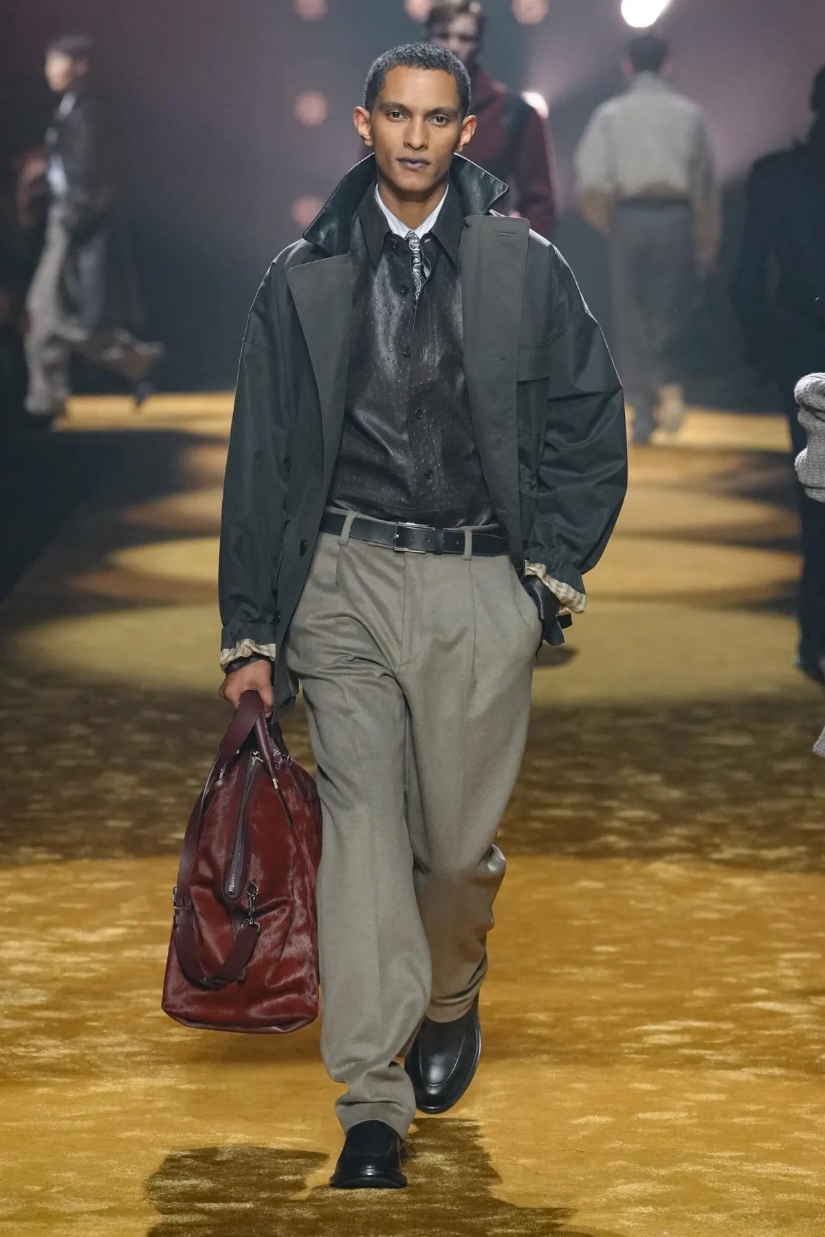 BOSS Automne 2026 : le retour du tailoring structuré inspiré des années 80-90