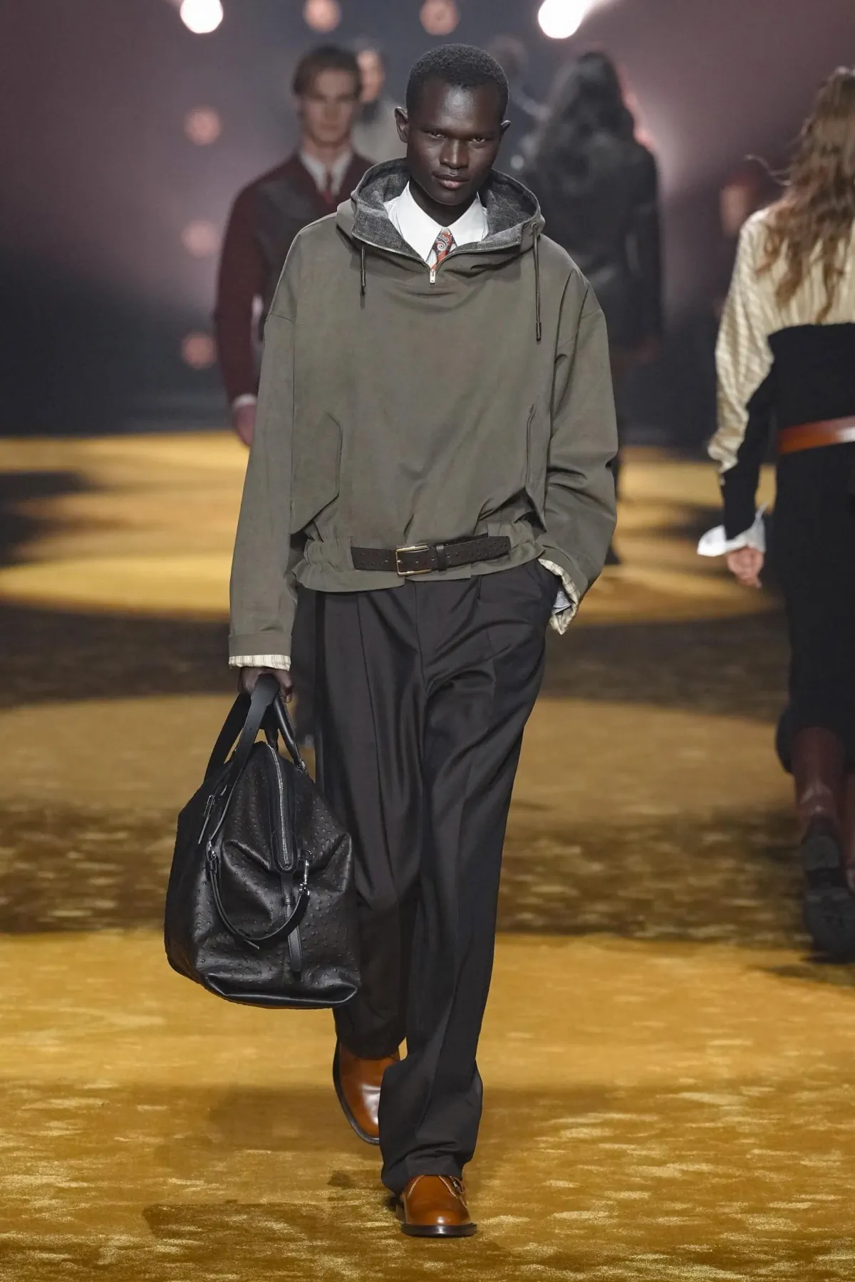 BOSS Automne 2026 : le retour du tailoring structuré inspiré des années 80-90