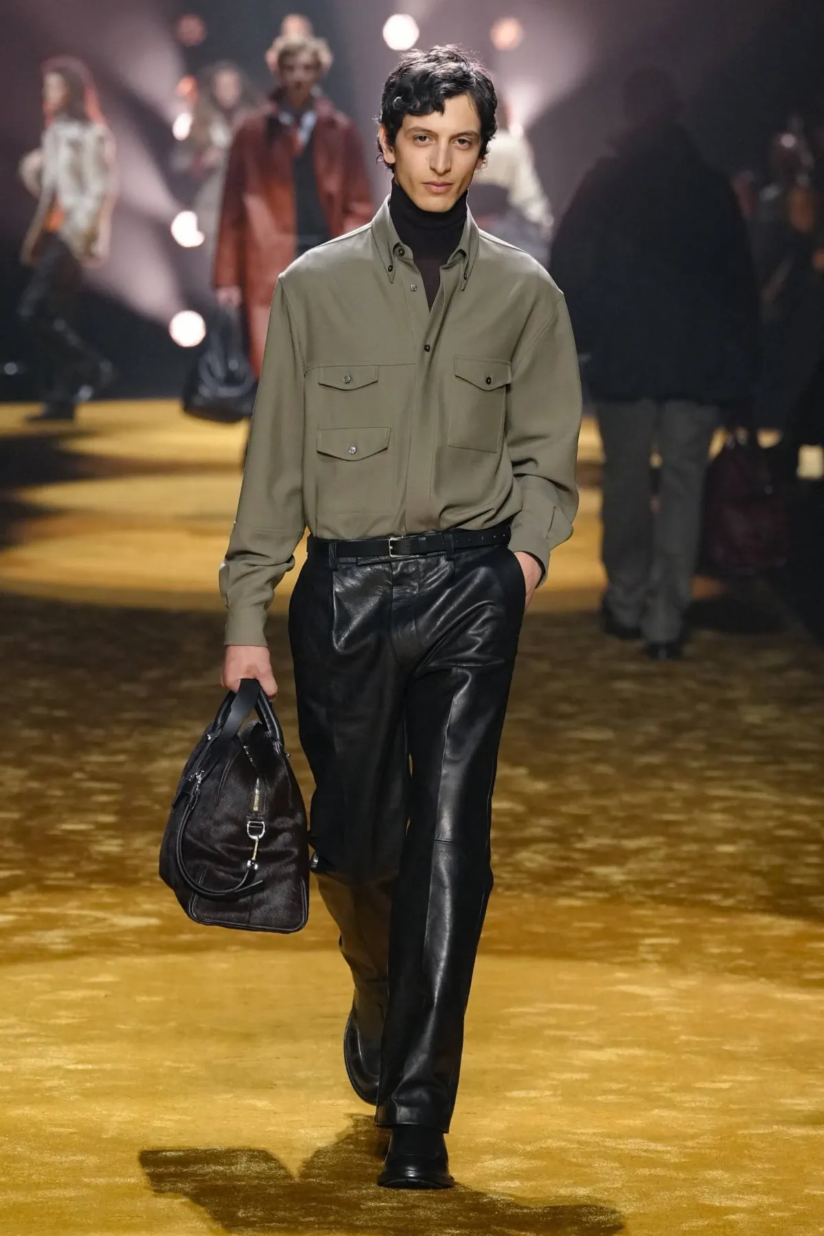 BOSS Automne 2026 : le retour du tailoring structuré inspiré des années 80-90