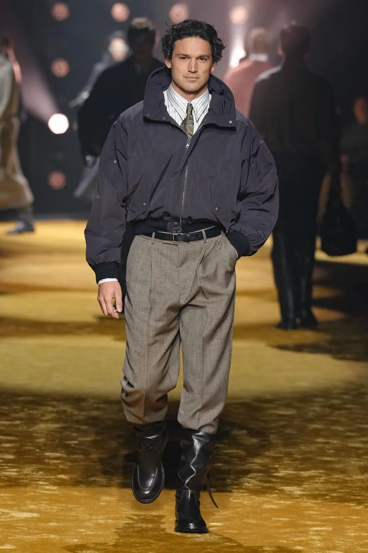 BOSS Automne 2026 : le retour du tailoring structuré inspiré des années 80-90