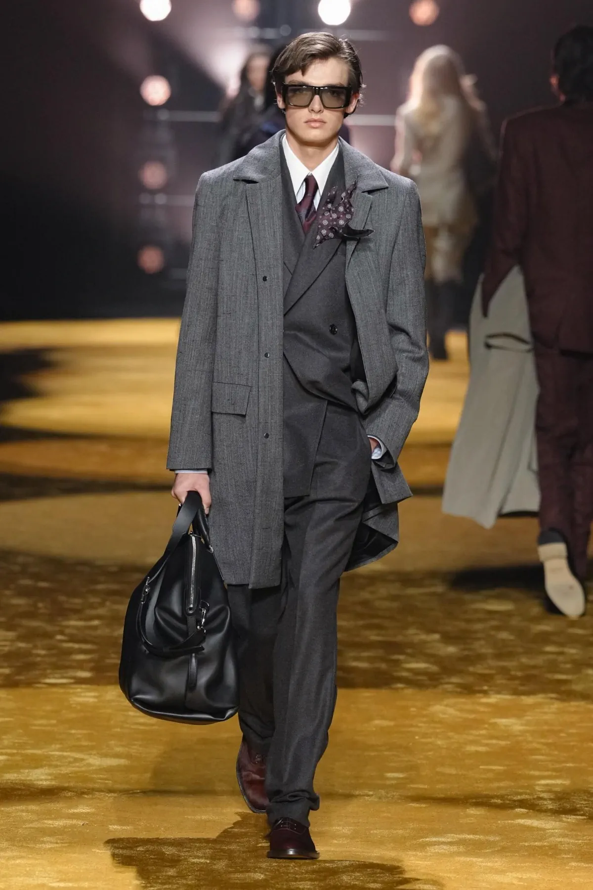 BOSS Automne 2026 : le retour du tailoring structuré inspiré des années 80-90