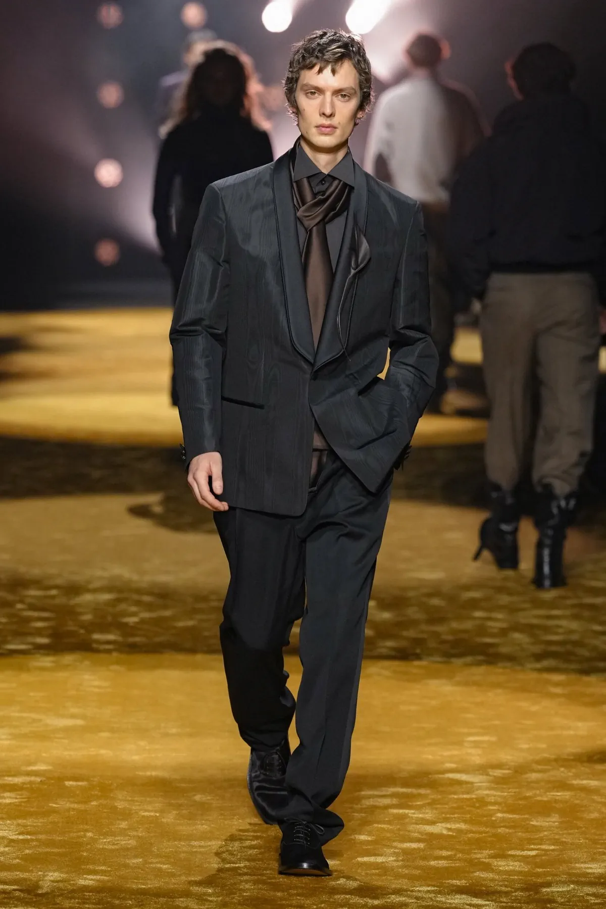 BOSS Automne 2026 : le retour du tailoring structuré inspiré des années 80-90