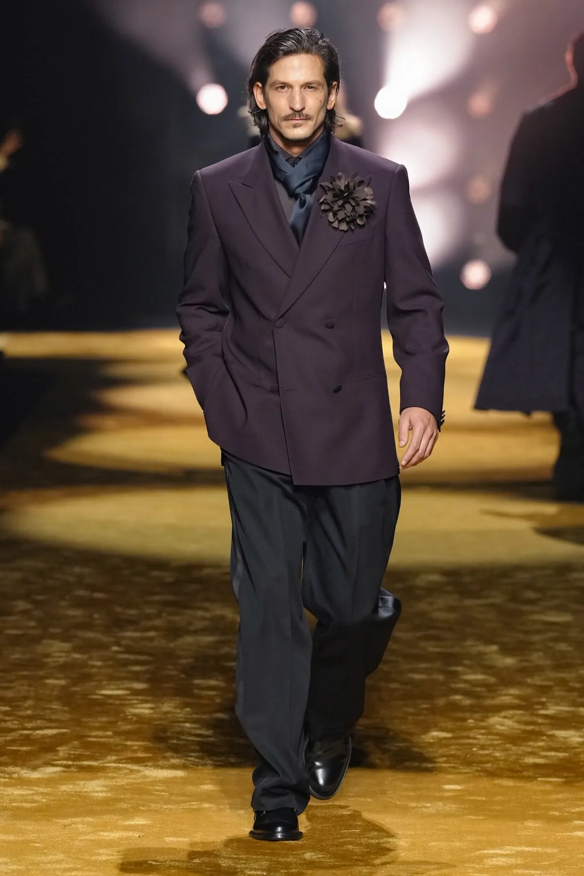 BOSS Automne 2026 : le retour du tailoring structuré inspiré des années 80-90