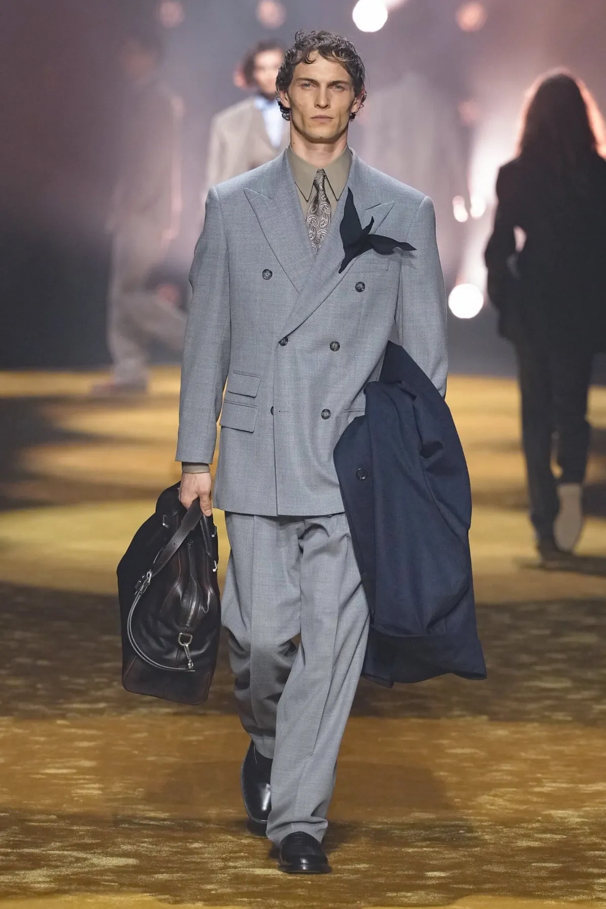 BOSS Automne 2026 : le retour du tailoring structuré inspiré des années 80-90